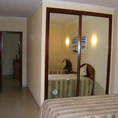 With 2 Bedrooms In Alvor, With Wonderful View, Pool Acc *