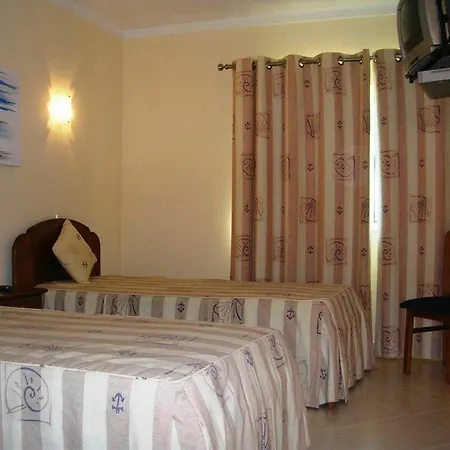 With 2 Bedrooms In Alvor, With Wonderful View, Pool Acc Apartment